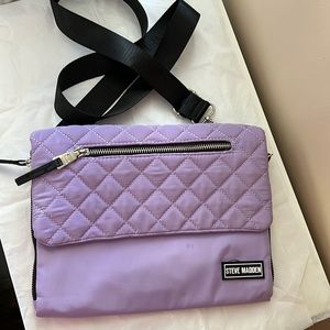 Steve Madden quilt crossbody bag . Lavender color with black removal strap.